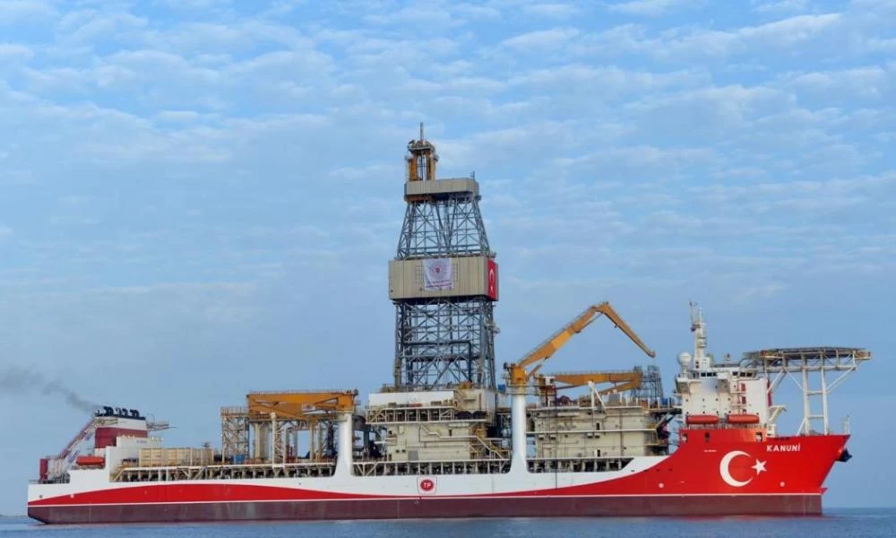 Ανατολικά της Άνδρου το ''Kanuni'' - Πλέει με συνοδεία δύο τουρκικών πολεμικών πλοίων!